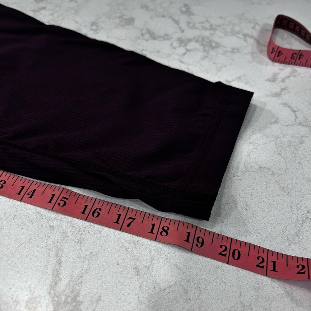 Lululemon Woman's Purple Crop Studio Pant Medium Rise size 6 - Picture 16 of 16